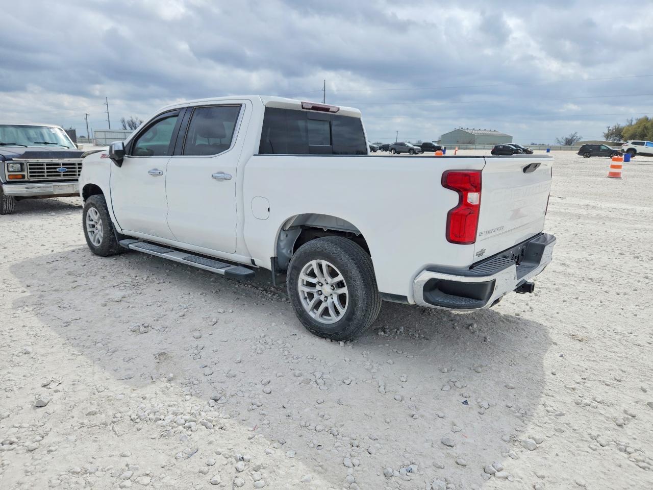 2021 Chevrolet Silverado K1500 Ltz - Фото 2