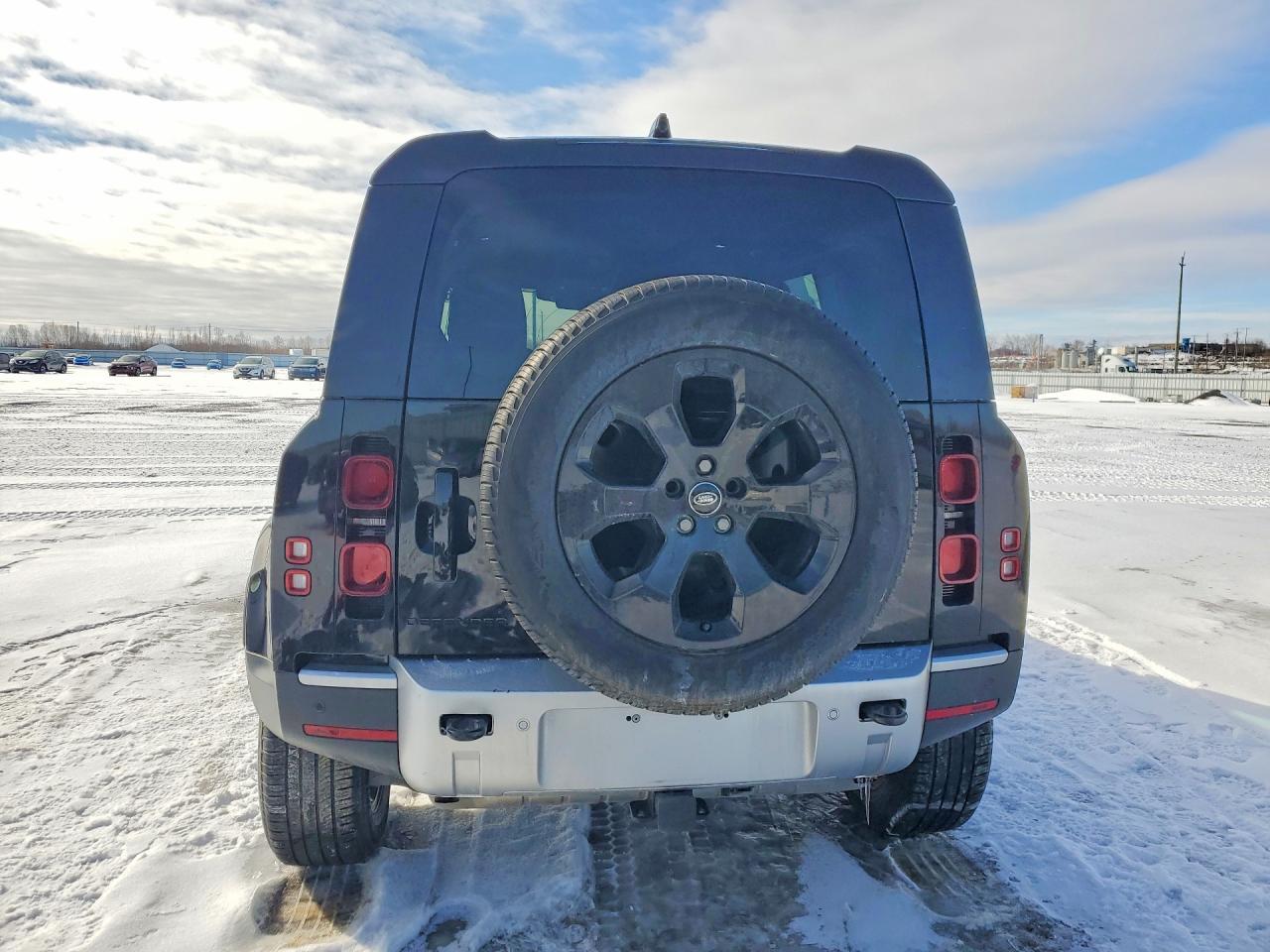 2025 Land Rover Defender 110 S - Фото 6