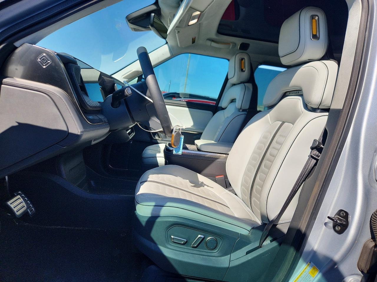 2023 Rivian R1T Adventure - Image 7