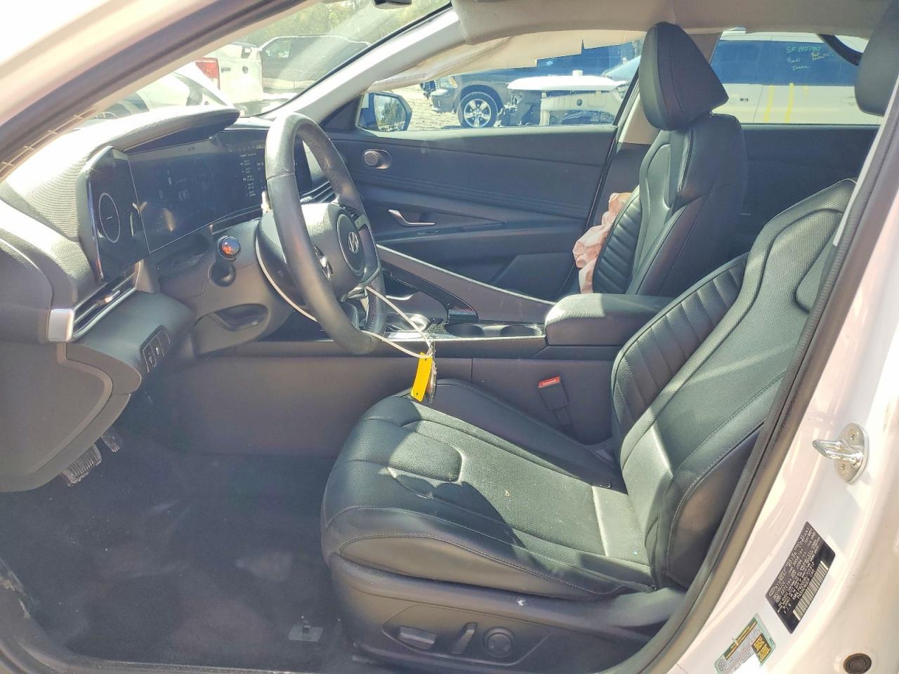 2024 Hyundai Elantra Limited - Image 7