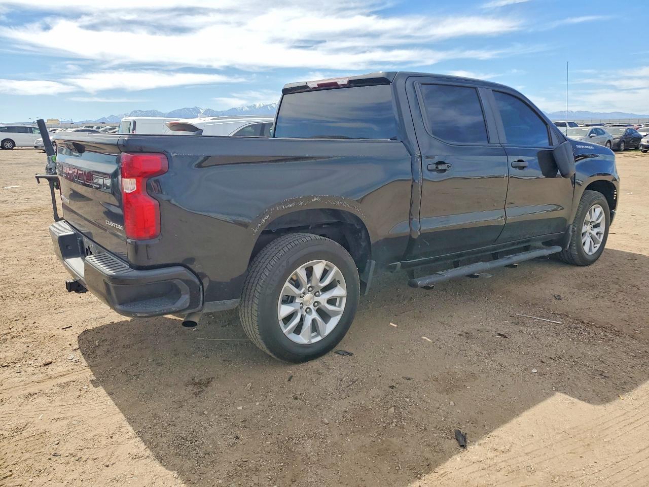 2023 Chevrolet Silverado C1500 Custom - Фото 3