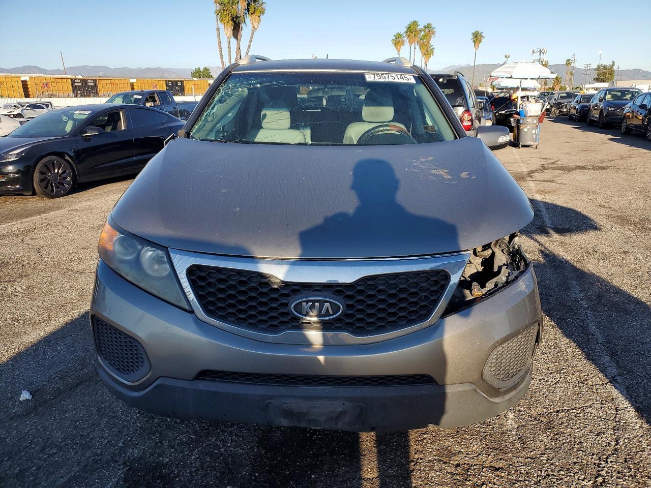 2013 Kia Sorento Lx - Image 5
