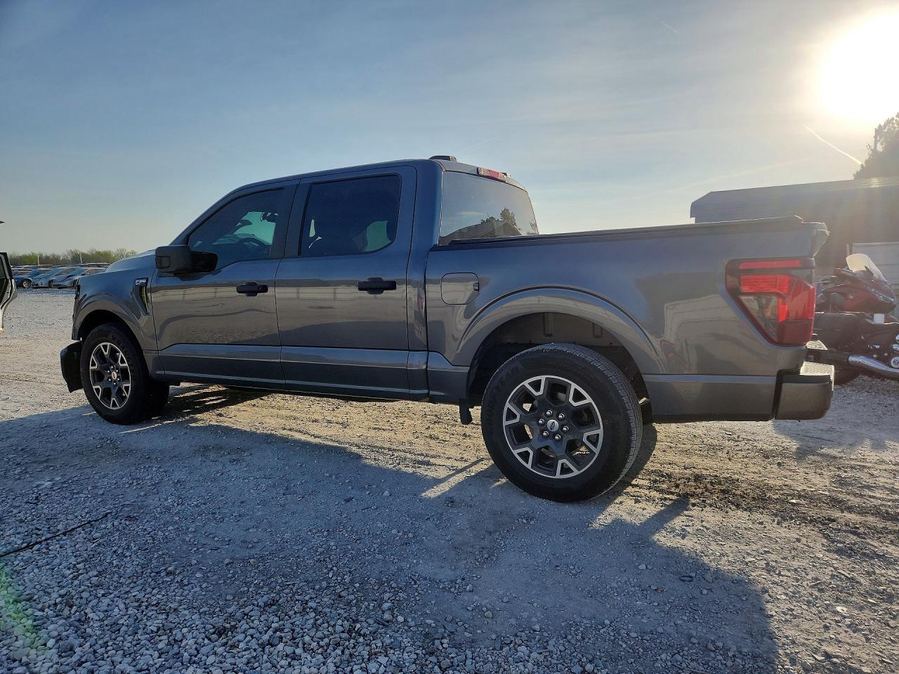 2024 Ford F150 Stx - Фото 2