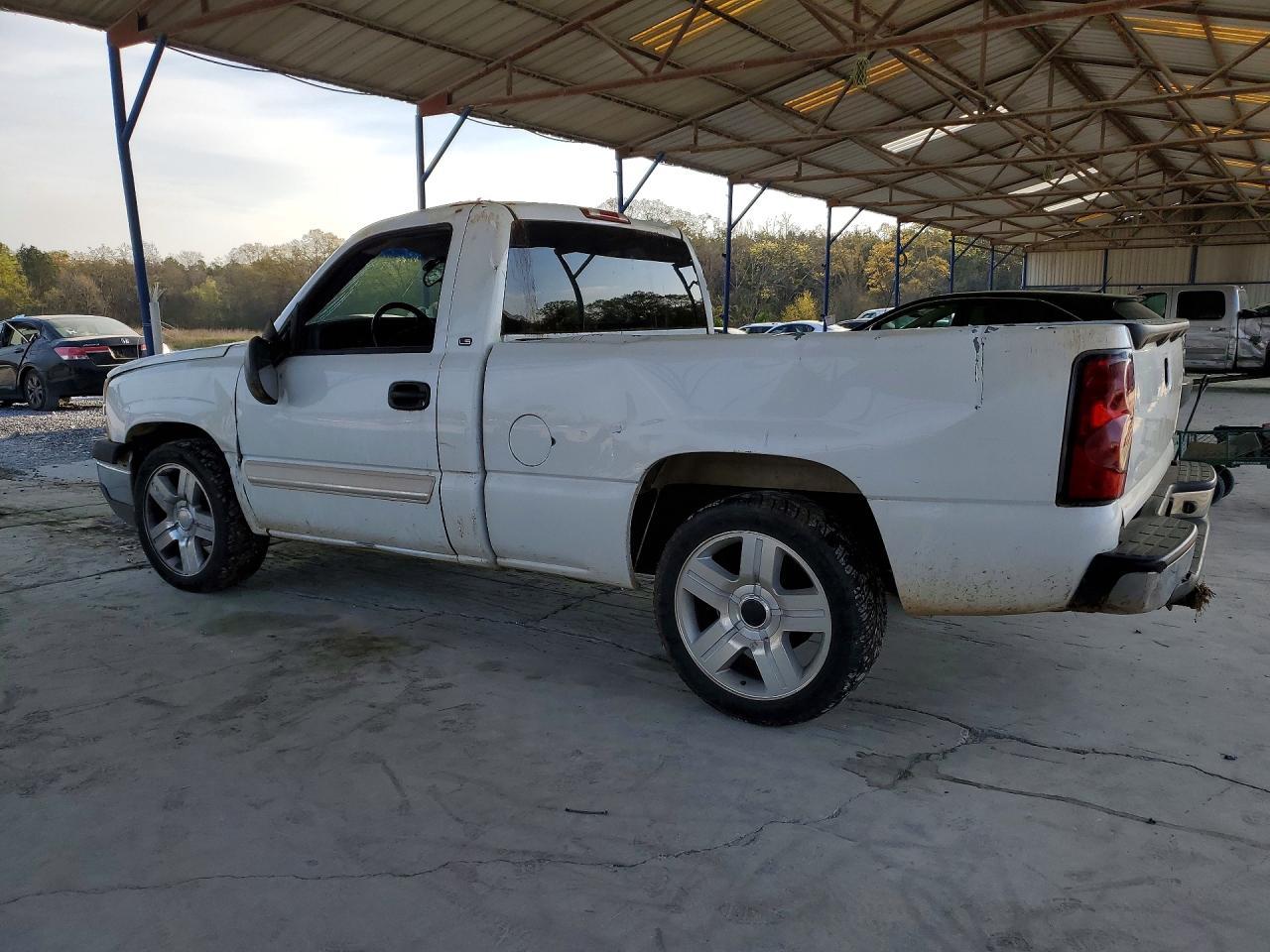 2003 Chevrolet Silverado C1500 - Фото 2