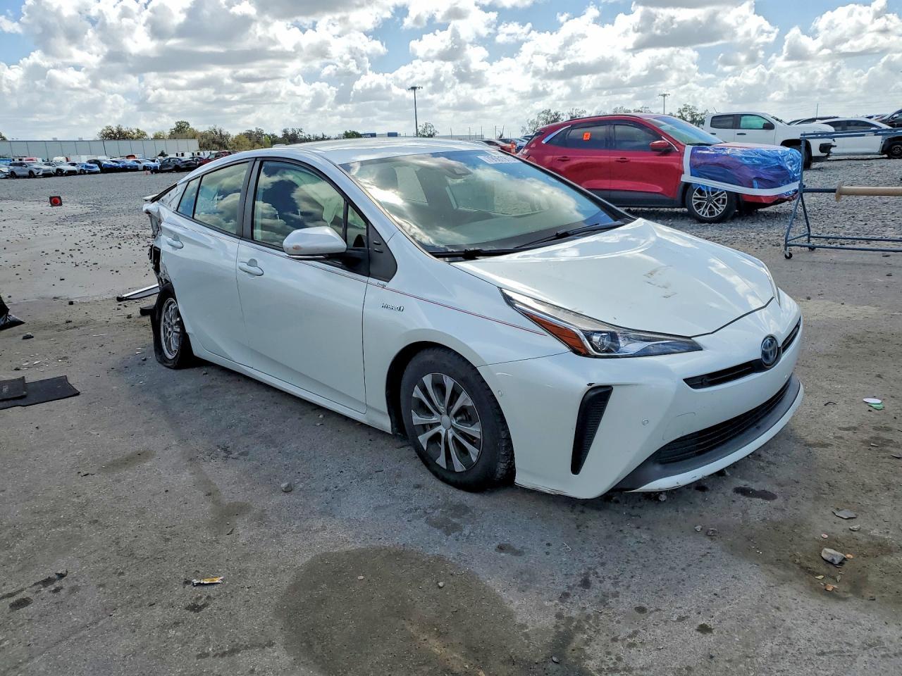 2022 Toyota Prius Le - Image 4