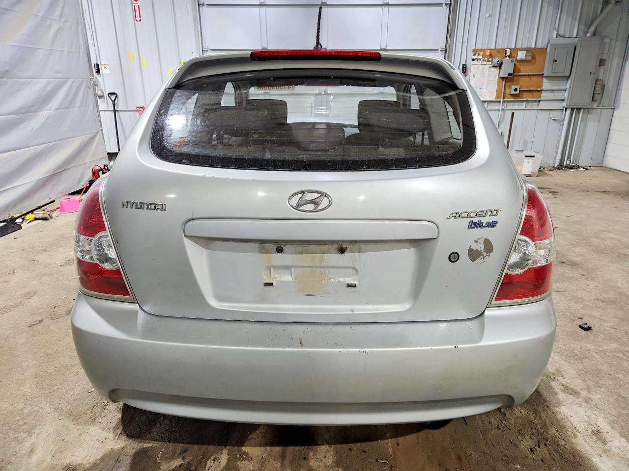 2010 Hyundai Accent Blue - Фото 6