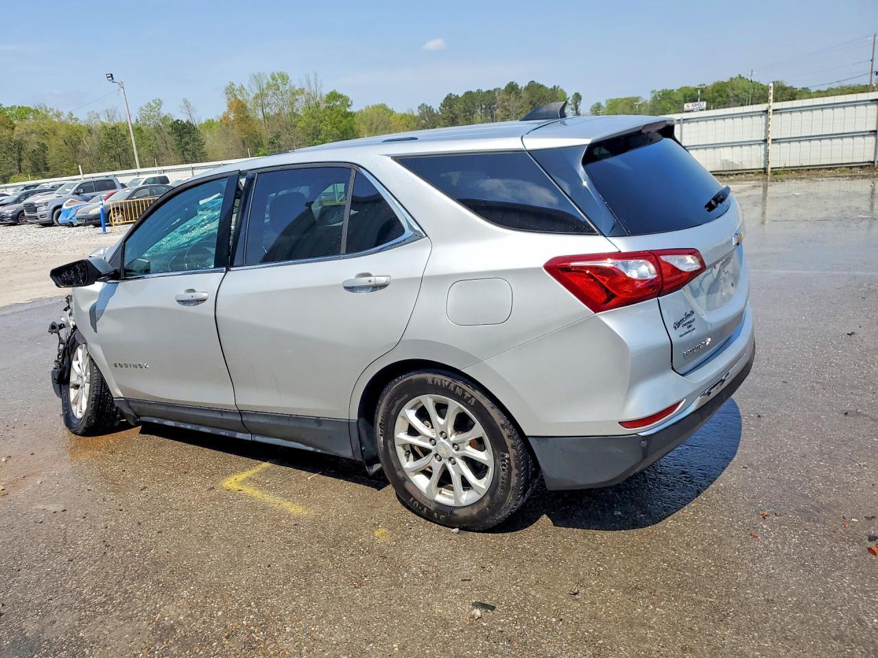 2018 Chevrolet Equinox Lt - Image 2