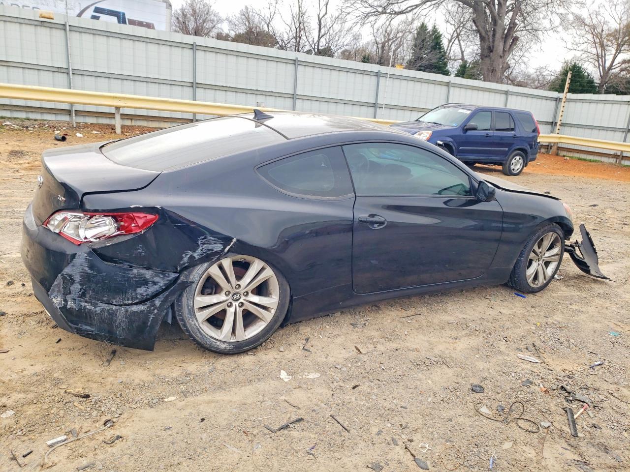 2012 Hyundai Genesis Coupe 2.0T - Фото 3
