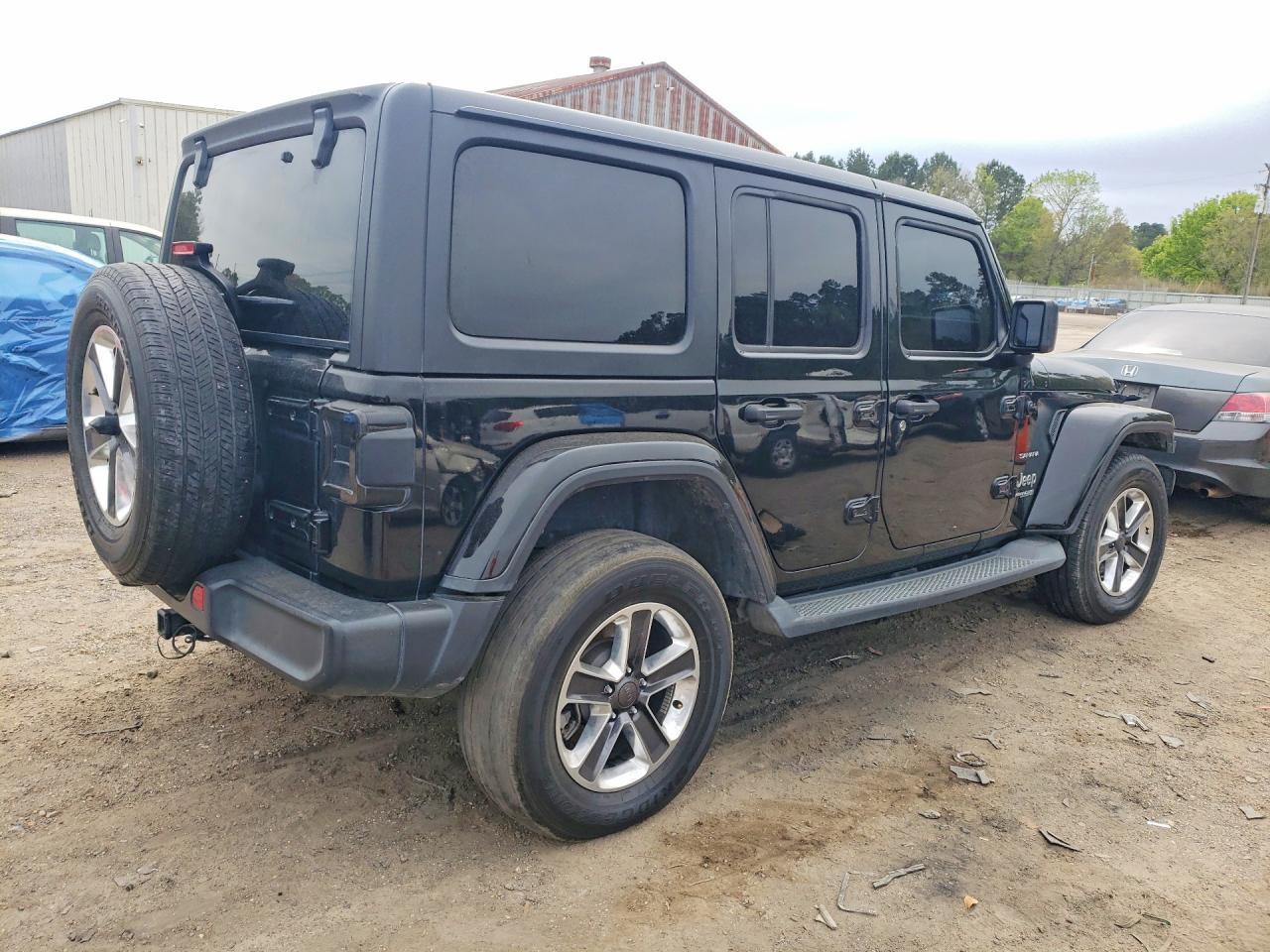 2018 Jeep Wrangler Unlimited Sahara - Фото 3