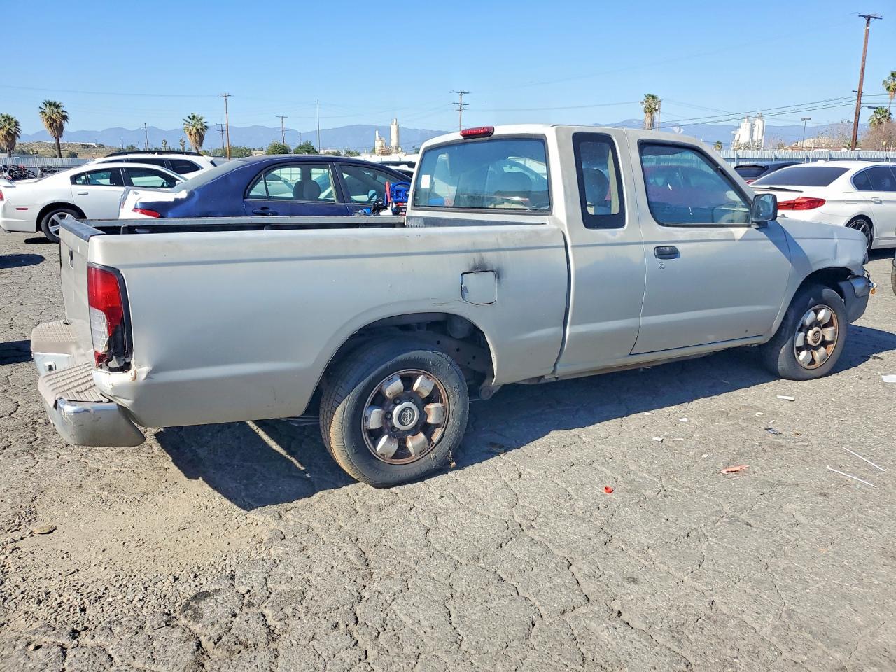 1998 Nissan Frontier Xe - Фото 3
