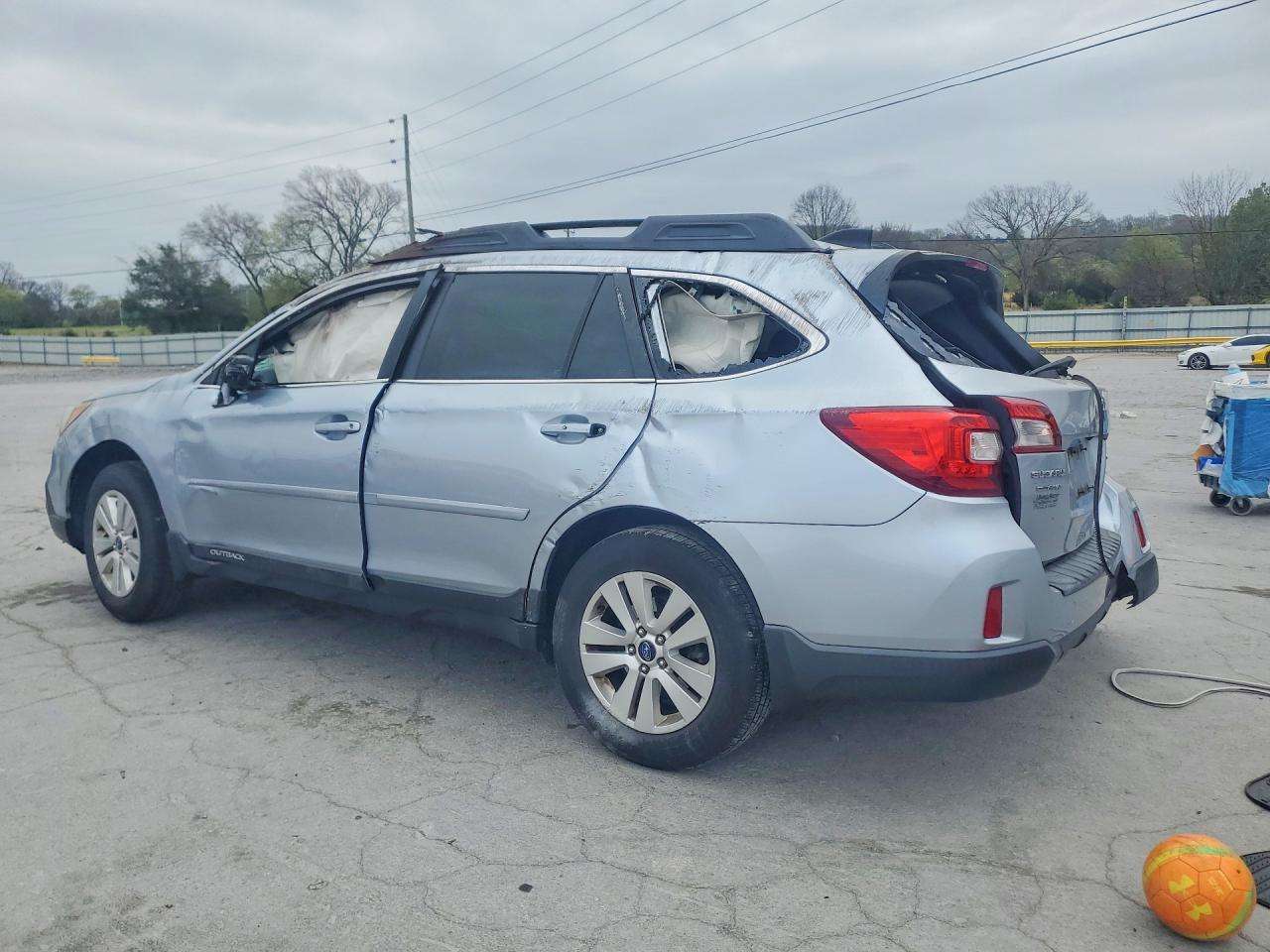 2016 Subaru Outback 2.5I Premium - Image 2