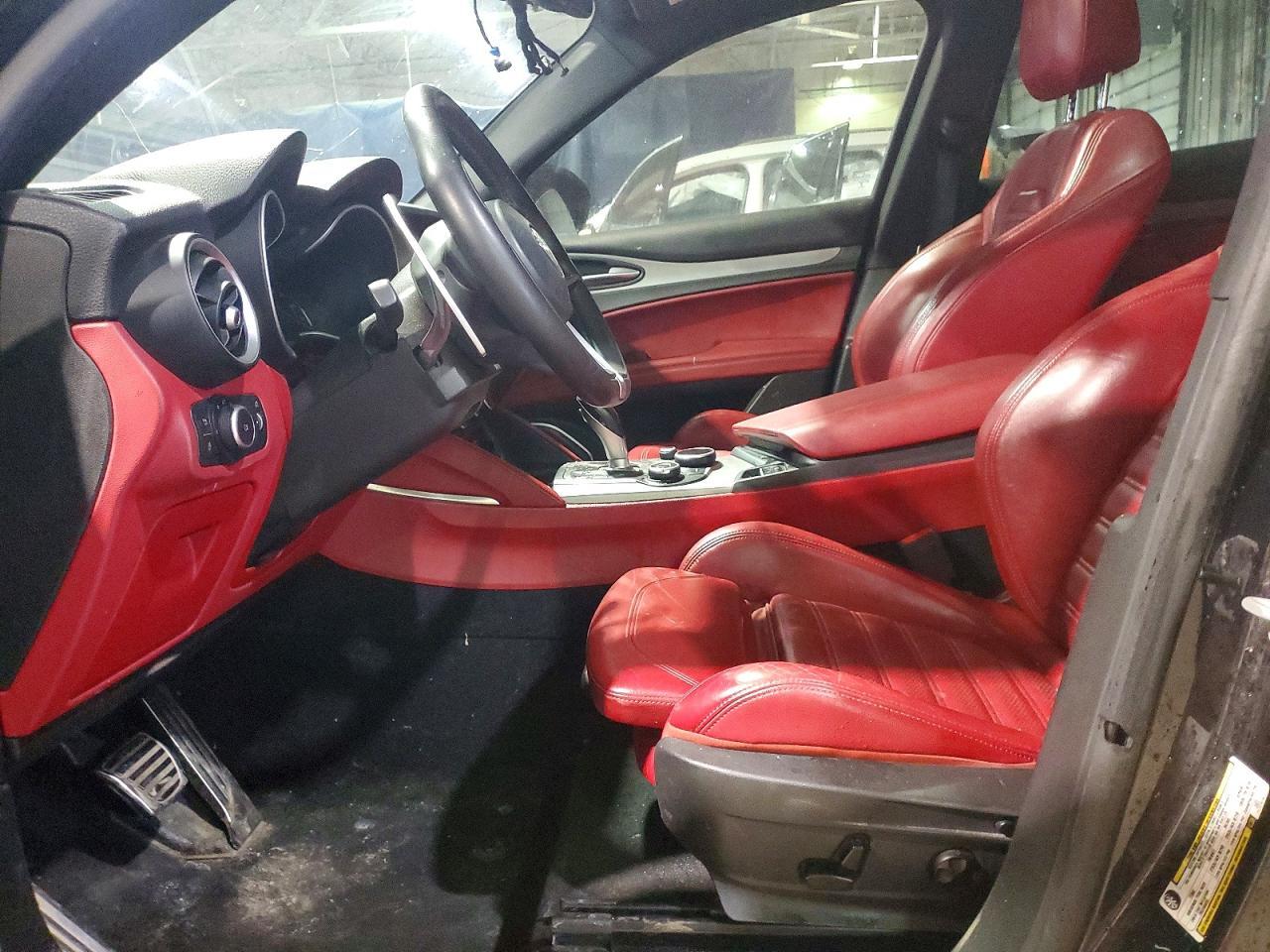 2019 Alfa Romeo Stelvio Ti - Image 7