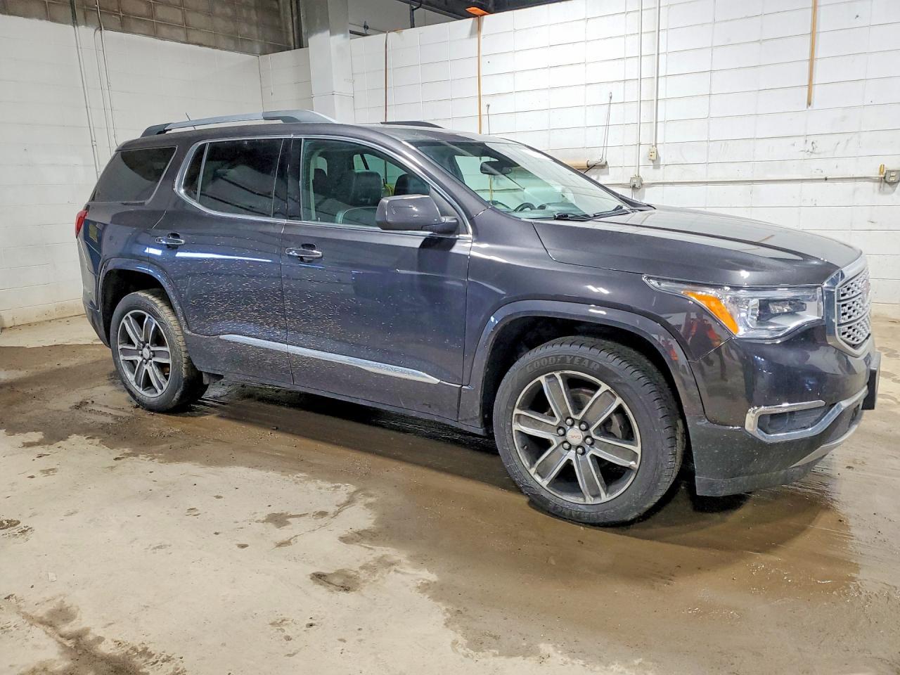 2017 GMC Acadia Denali - Фото 4