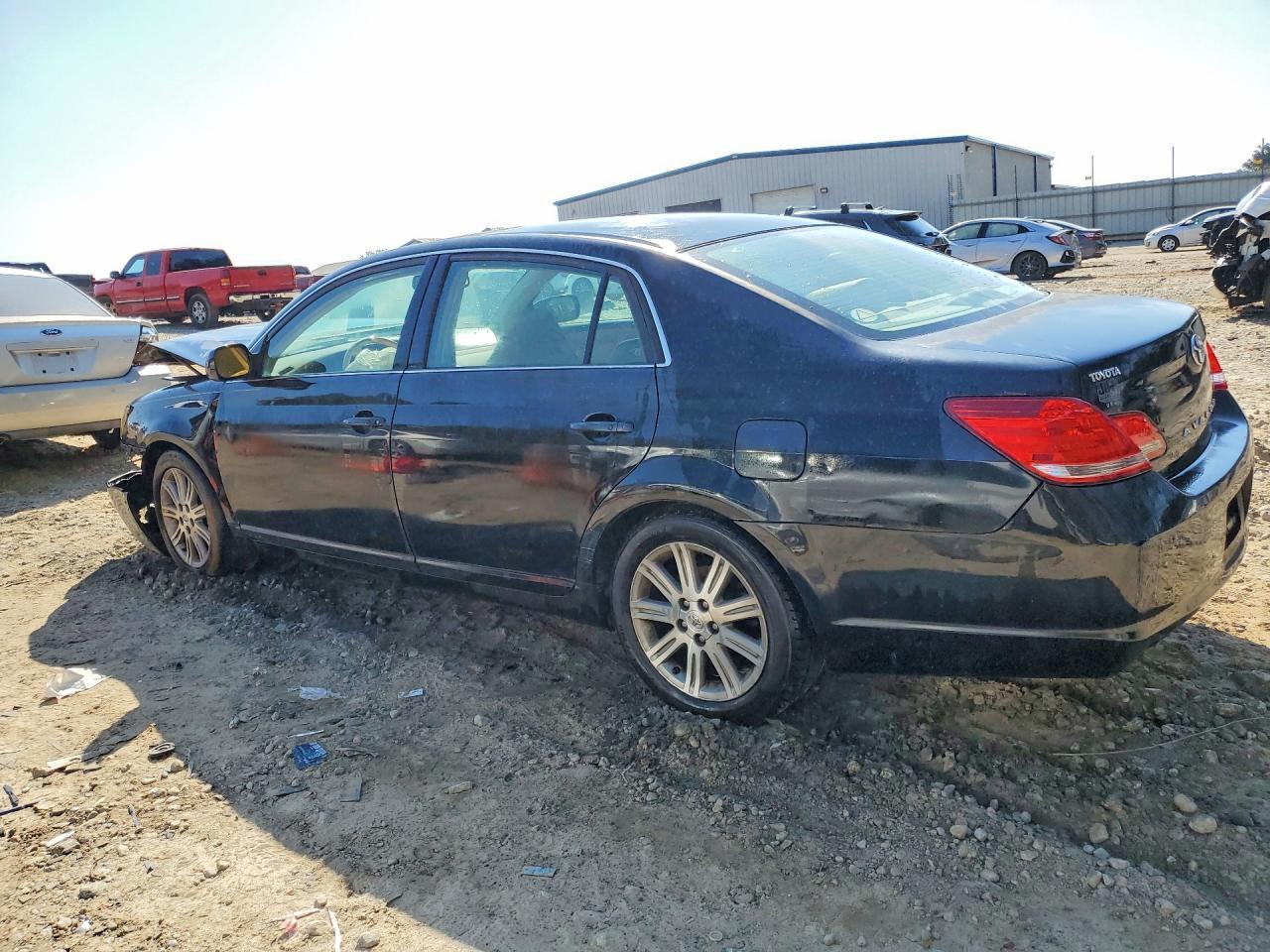 2006 Toyota Avalon Limited - Image 2