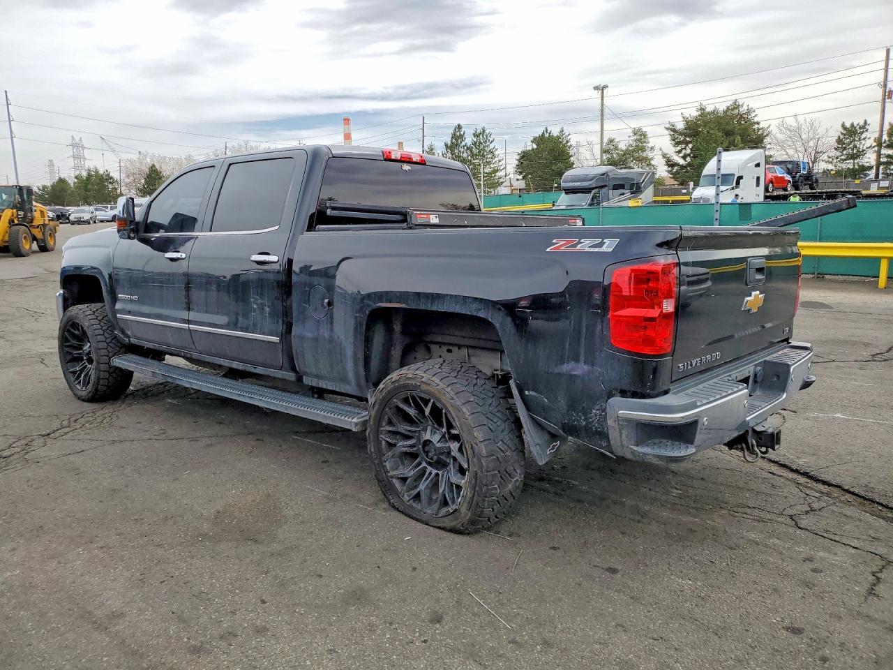 2015 Chevrolet Silverado K2500 Heavy Duty Ltz - Image 2