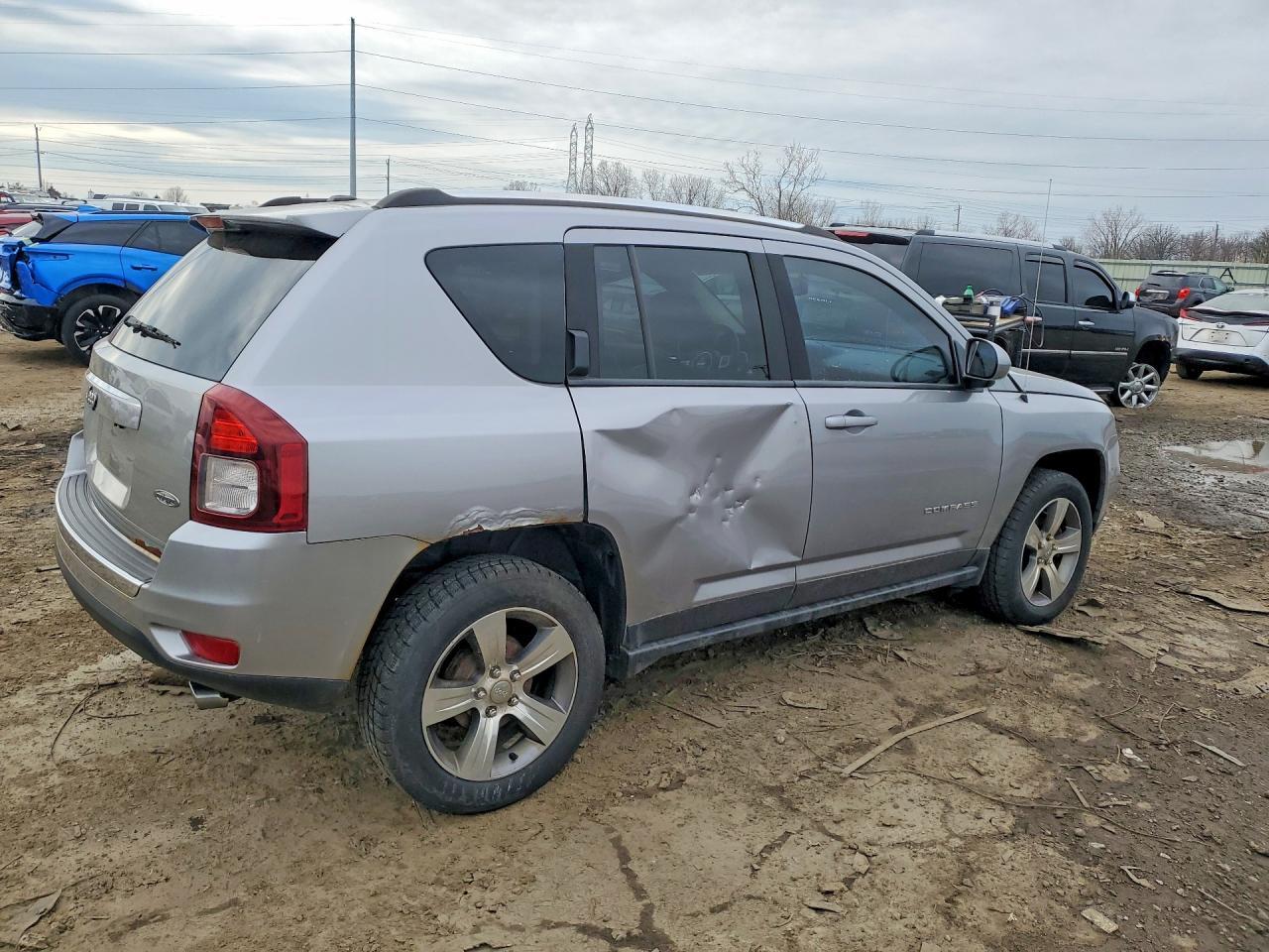 2016 Jeep Compass Latitude - Image 3