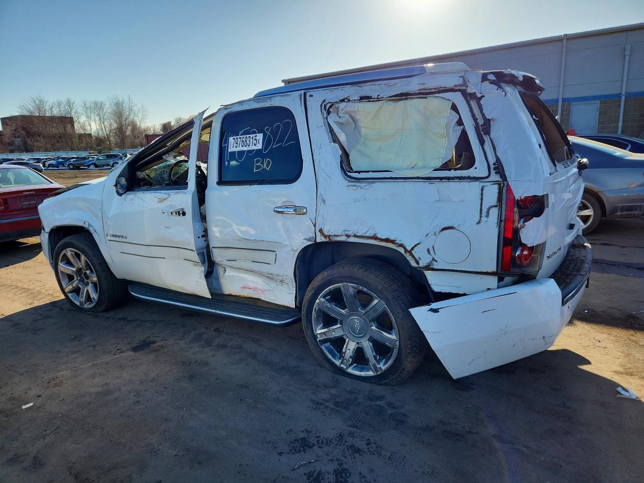 2007 GMC Yukon Denali - Image 2