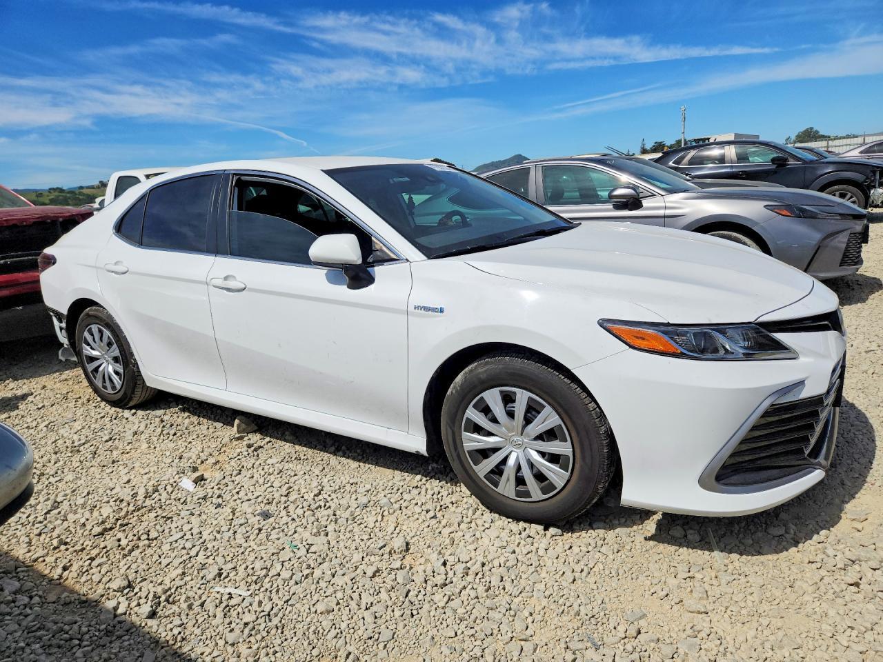 2021 Toyota Camry Hybrid Le - Фото 4