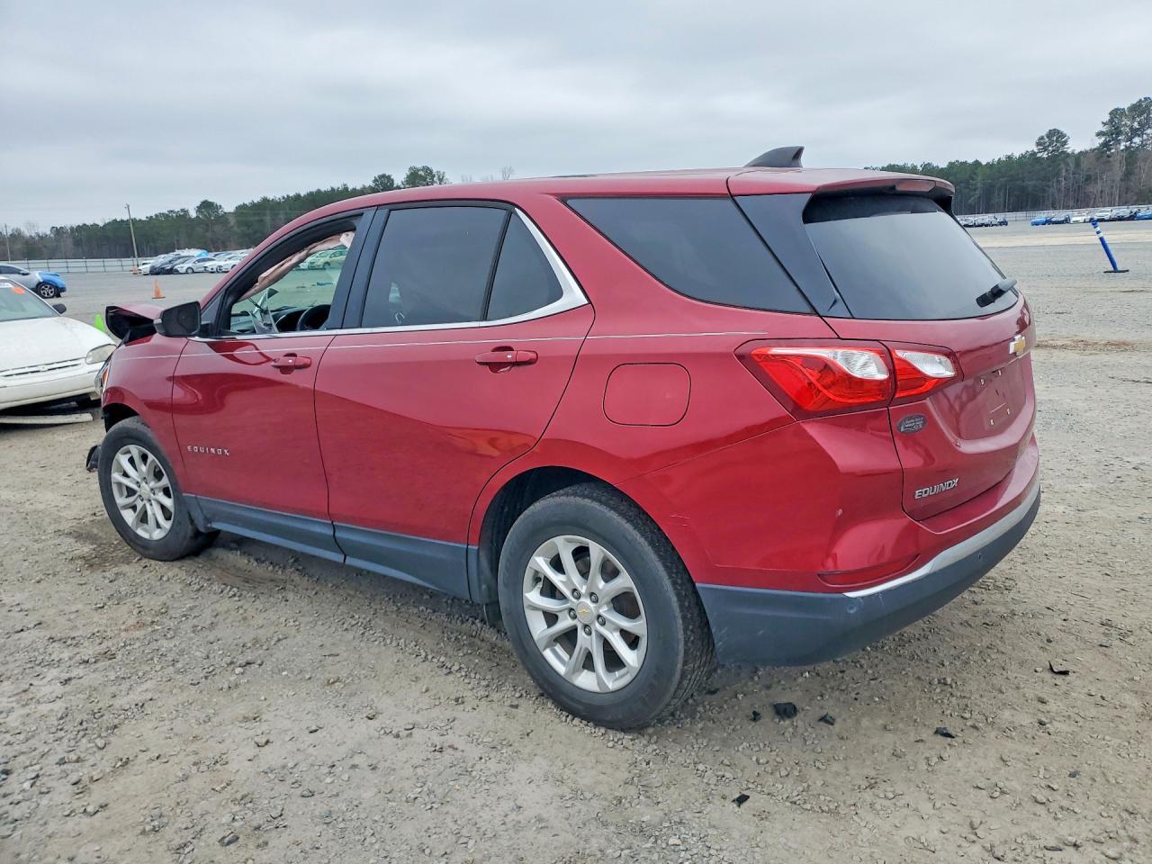 2019 Chevrolet Equinox Lt - Image 2