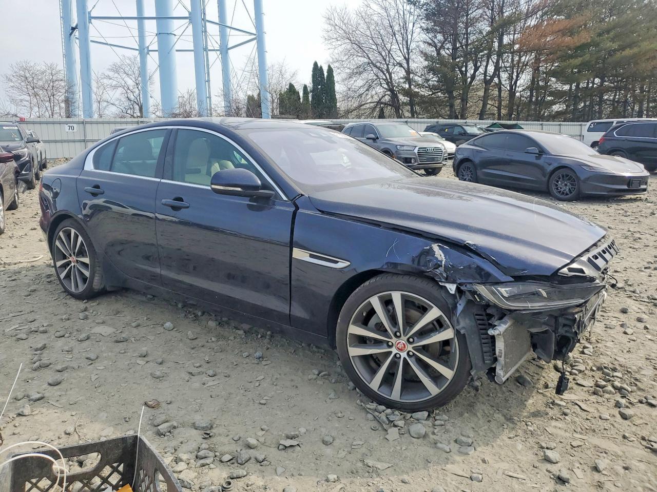2020 Jaguar Xe S - Image 4