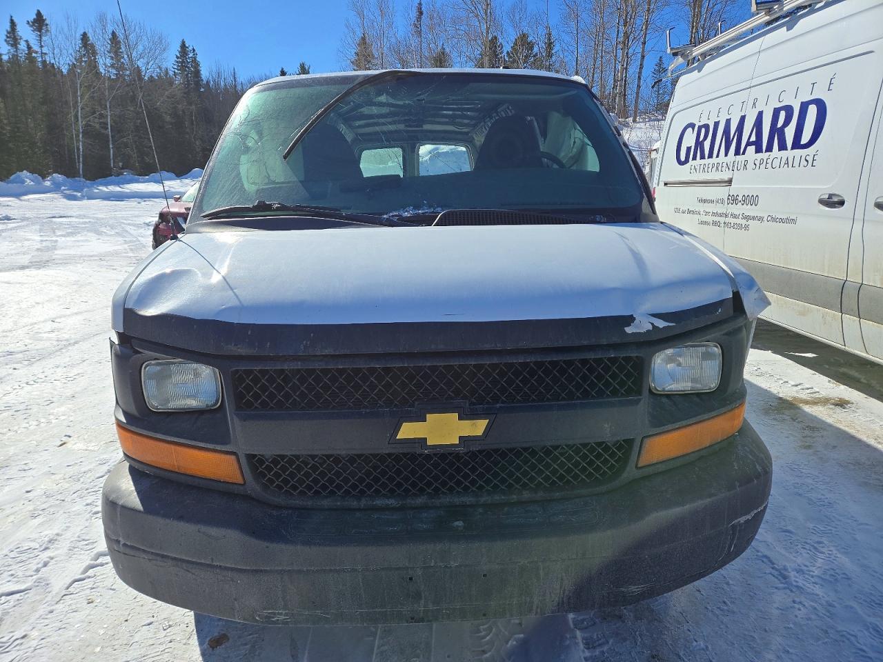2015 Chevrolet Express G2500 - Image 5
