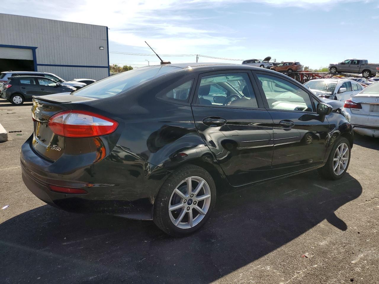 2019 Ford Fiesta Se - Фото 3