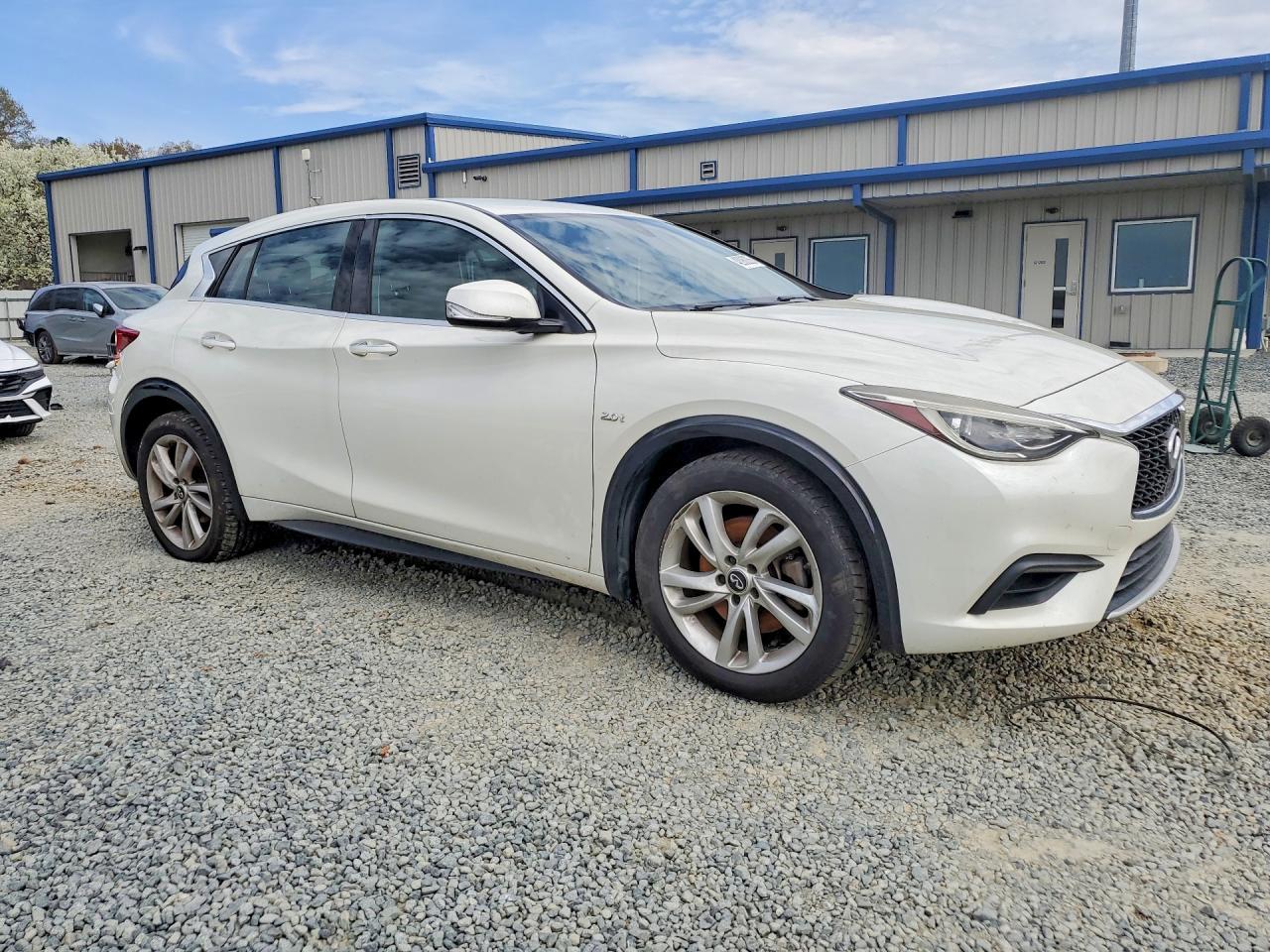 2017 Infiniti Qx30 Base - Фото 4