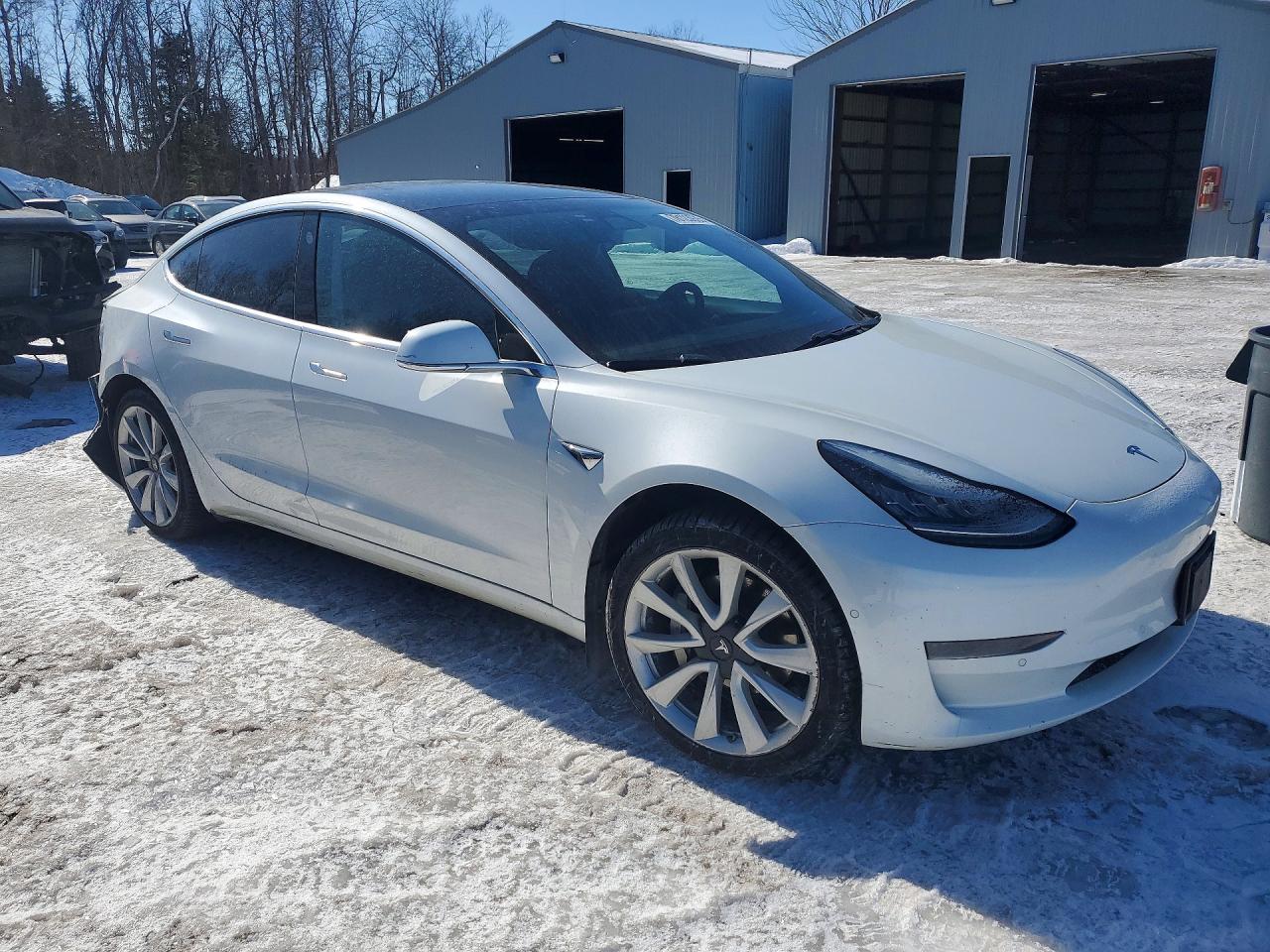 2020 Tesla Model 3 - Фото 4