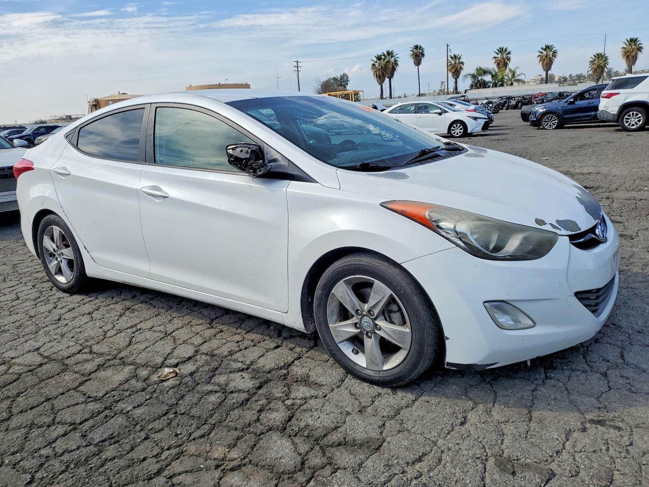 2013 Hyundai Elantra - Фото 4