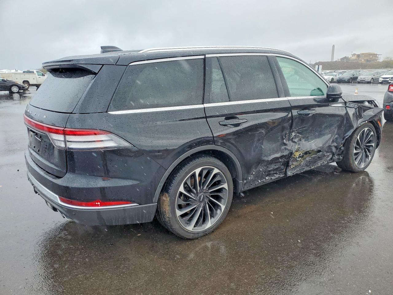 2025 Lincoln Aviator Reserve - Image 3