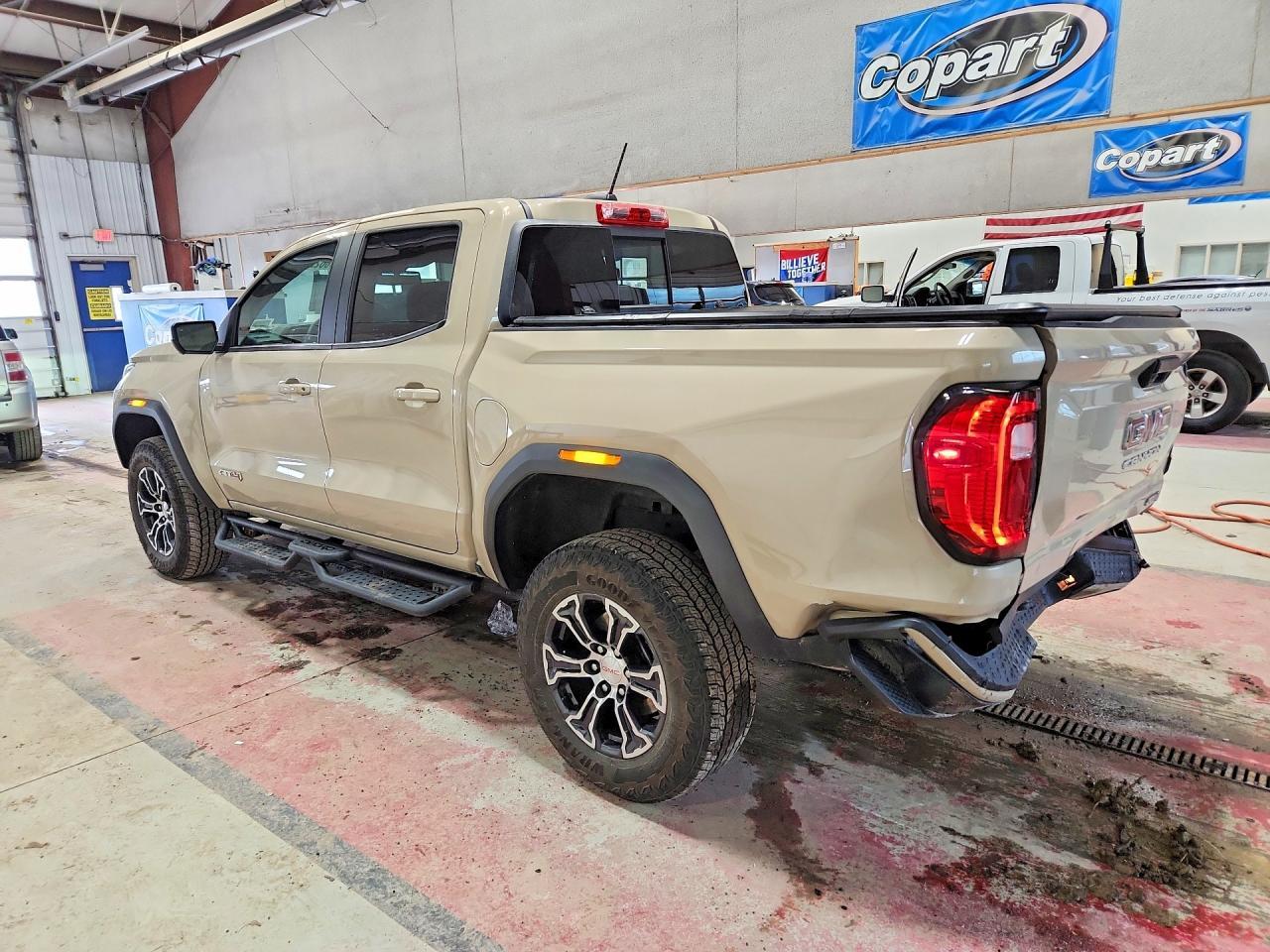 2024 GMC Canyon At4 - Фото 2
