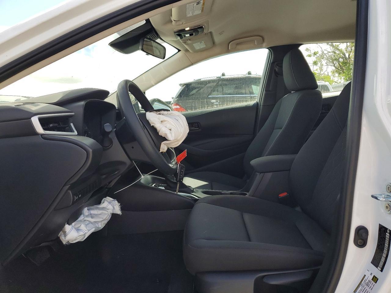 2025 Toyota Corolla Le - Фото 7