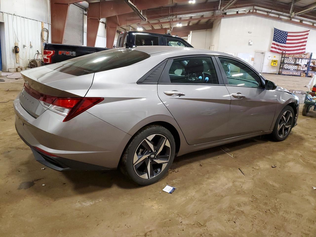 2023 Hyundai Elantra Sel - Image 3