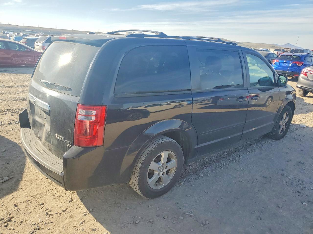 2010 Dodge Grand Caravan Hero - Image 3