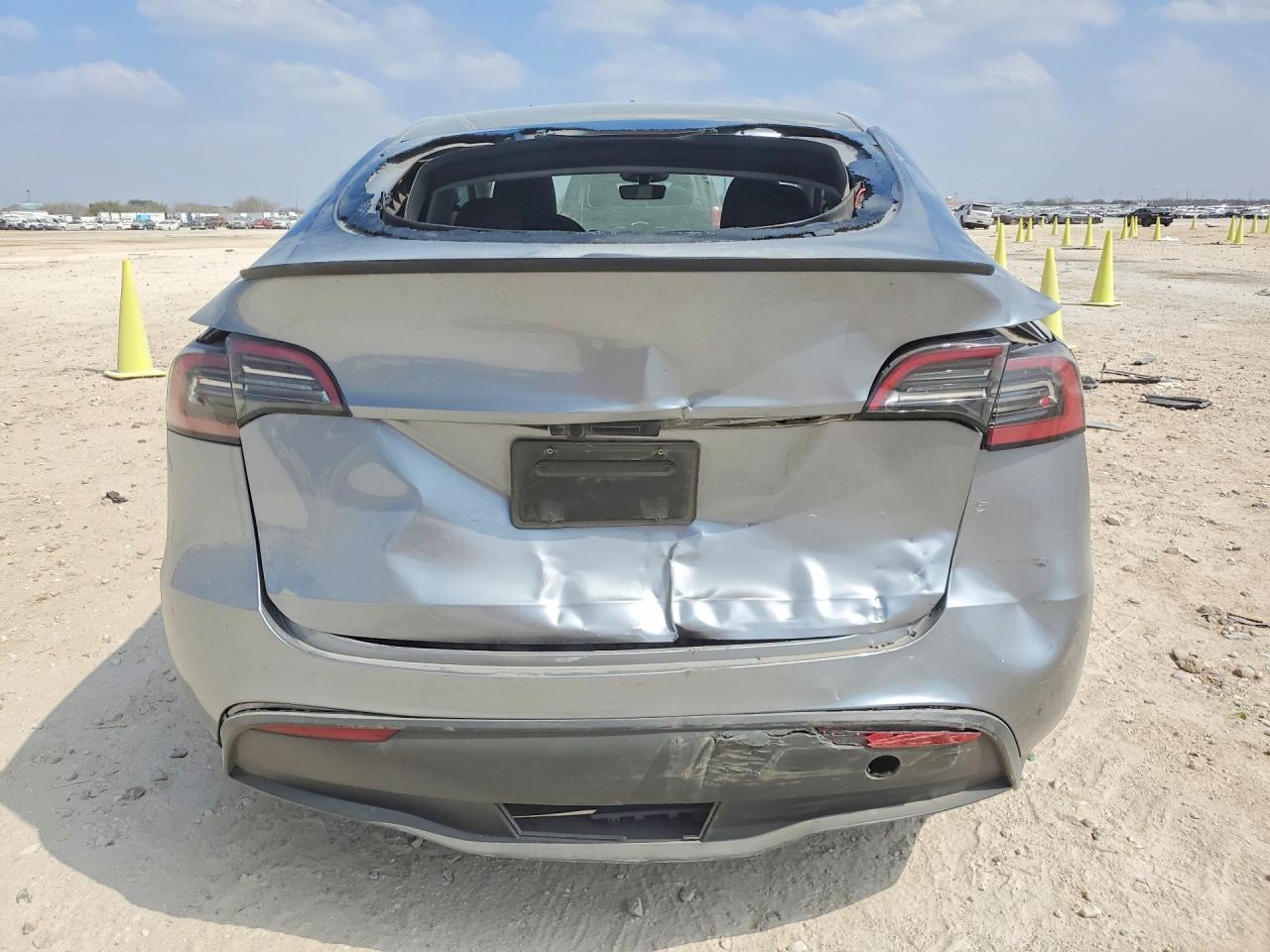 2024 Tesla Model Y - Фото 6