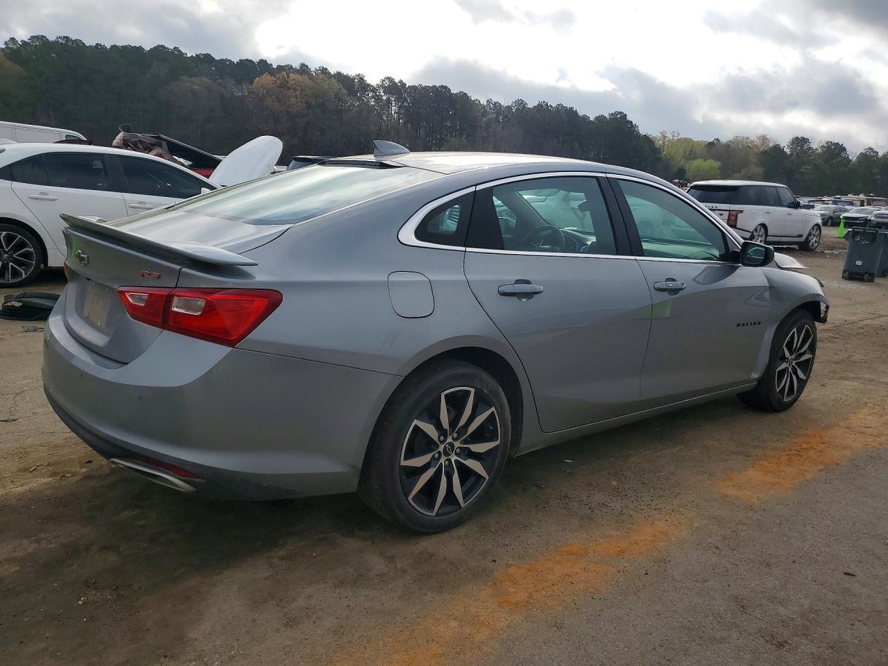 2025 Chevrolet Malibu Rs - Image 3