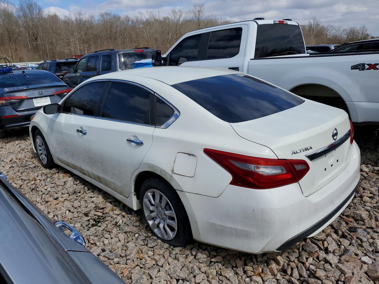 2018 Nissan Altima - Image 2