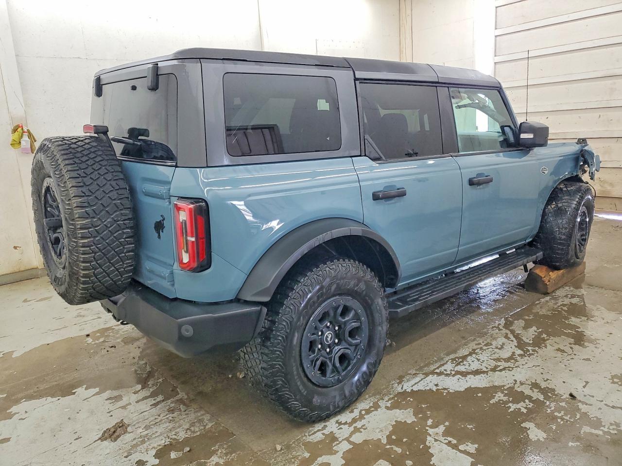 2022 Ford Bronco Base - Фото 3