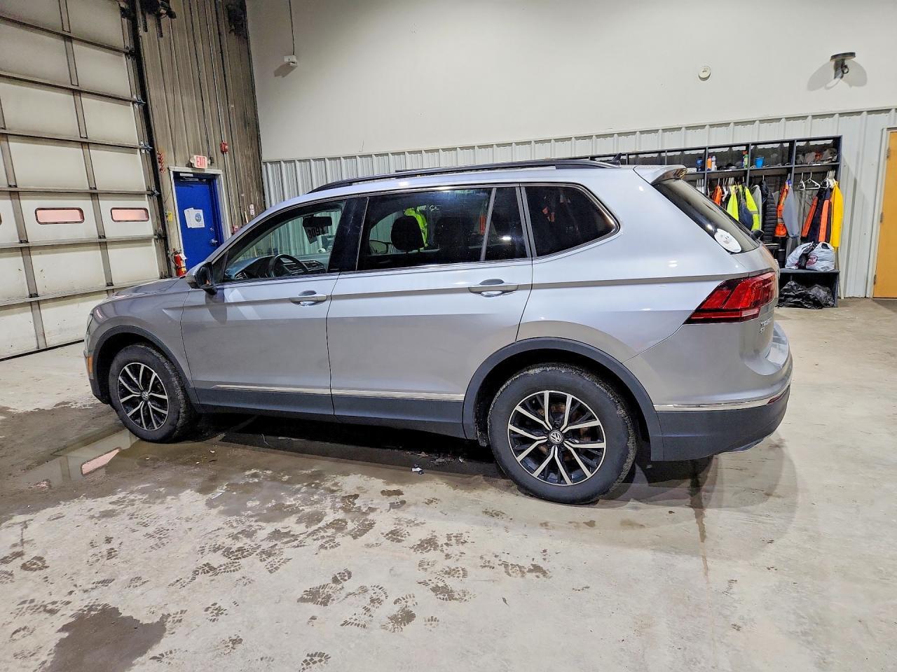 2021 Volkswagen Tiguan Se - Фото 2