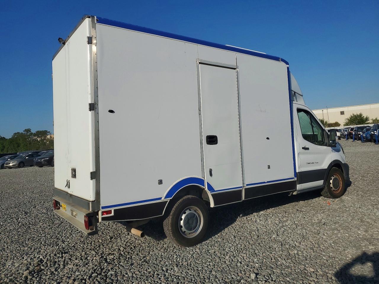 2020 Ford Transit Delivery Truck - Image 3