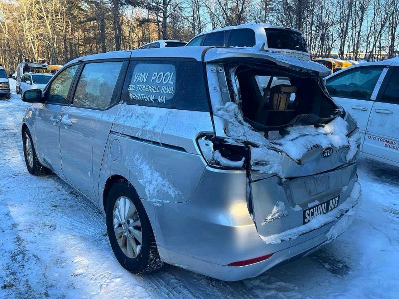 2017 Kia Sedona L - Фото 3