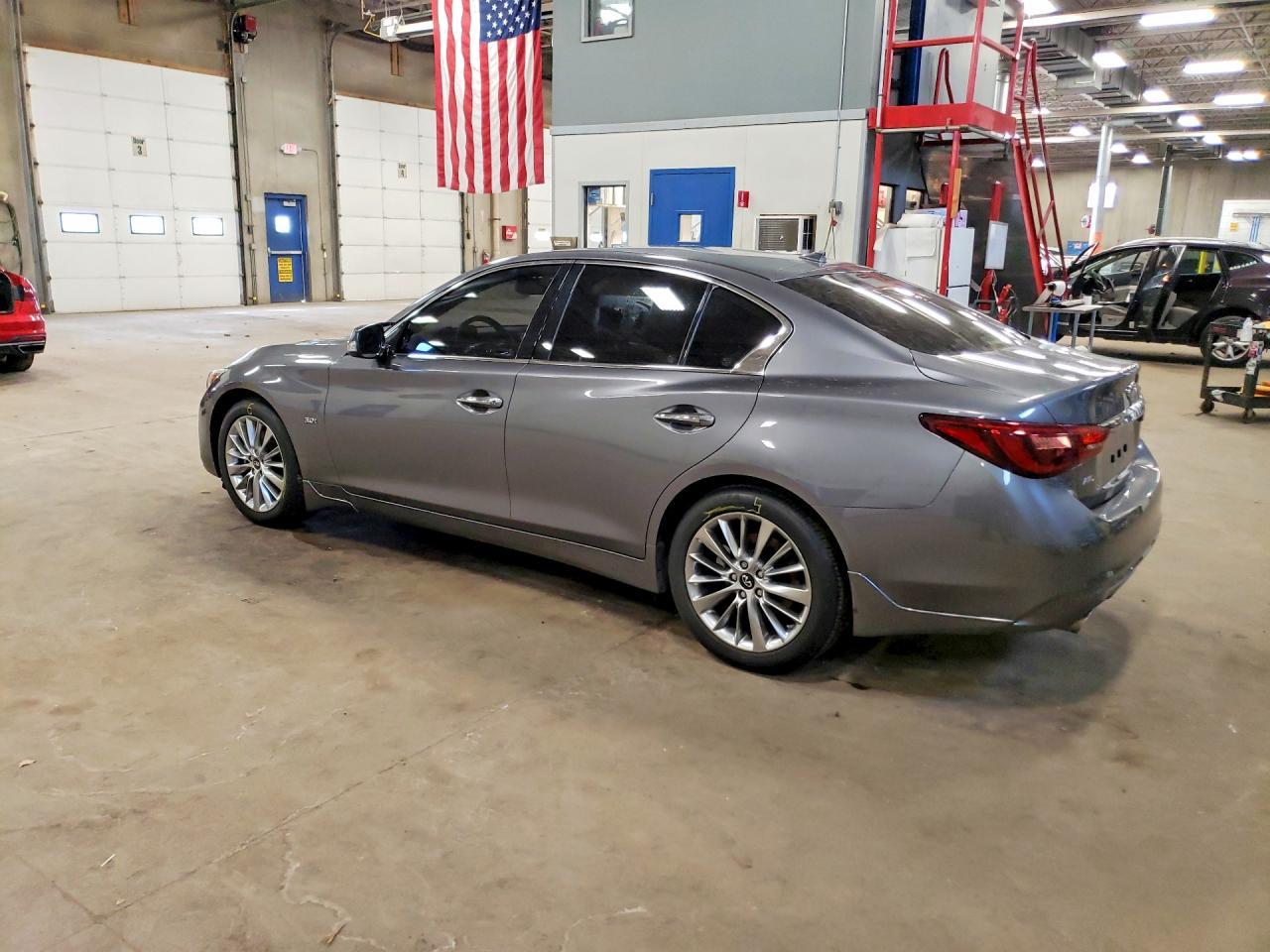 2019 Infiniti Q50 3.0T Luxe - Фото 2