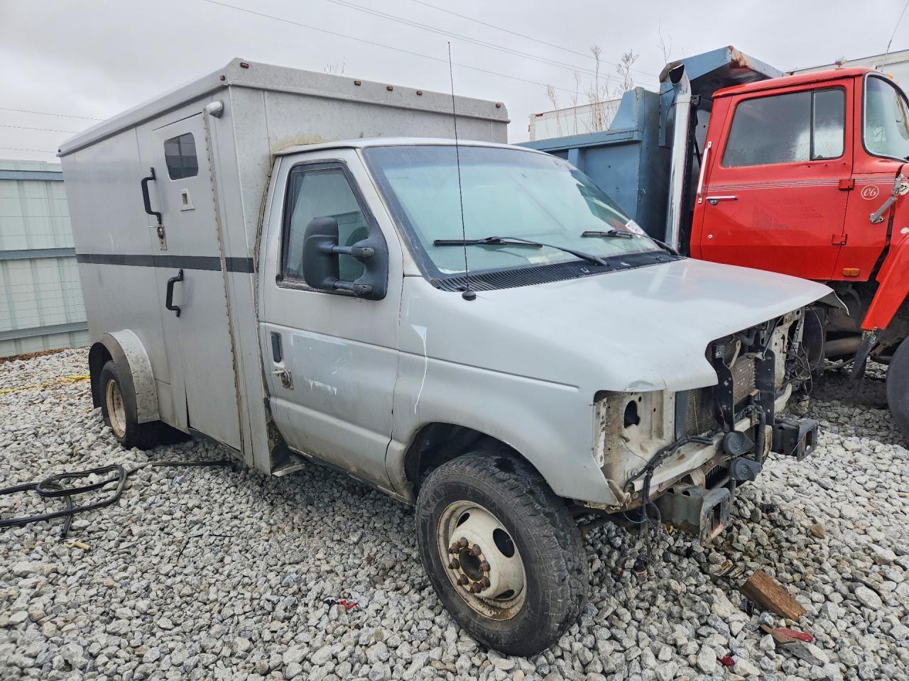 2016 Ford E350 Armored Van - Фото 4