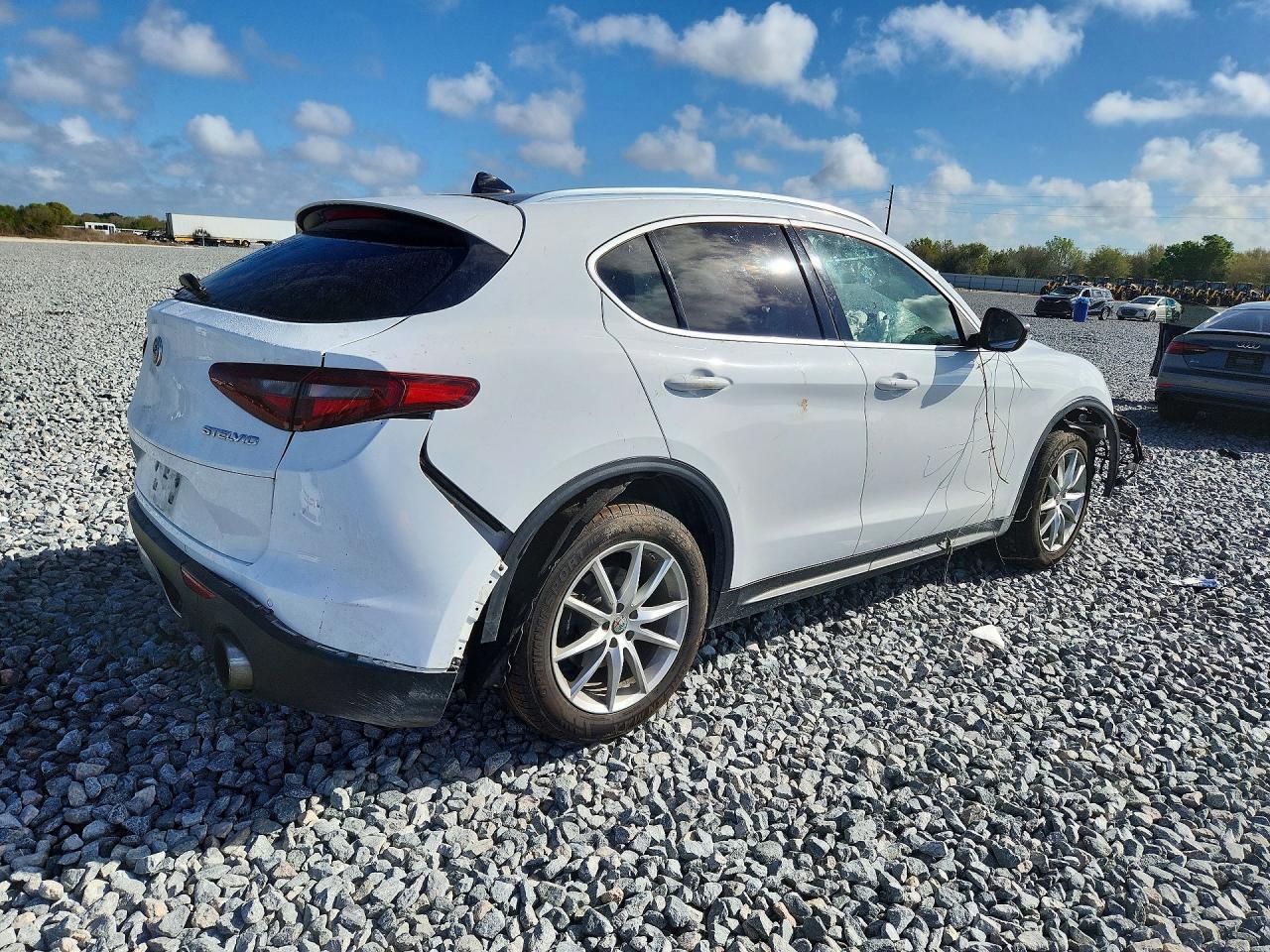 2019 Alfa Romeo Stelvio Ti - Image 3