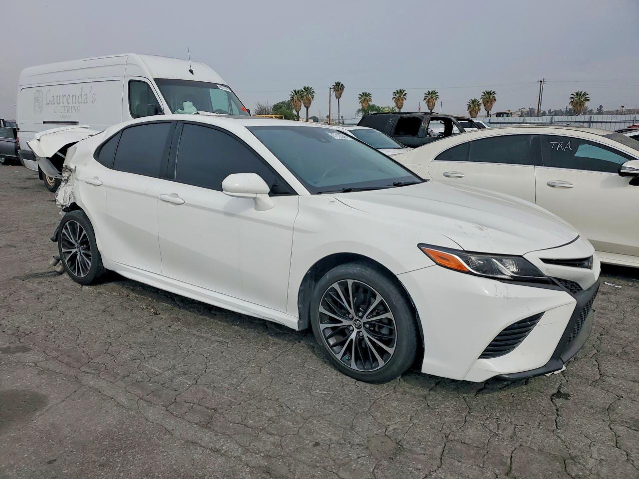 2018 Toyota Camry Se - Image 4