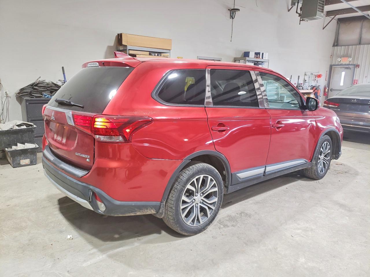 2017 Mitsubishi Outlander Se - Фото 3