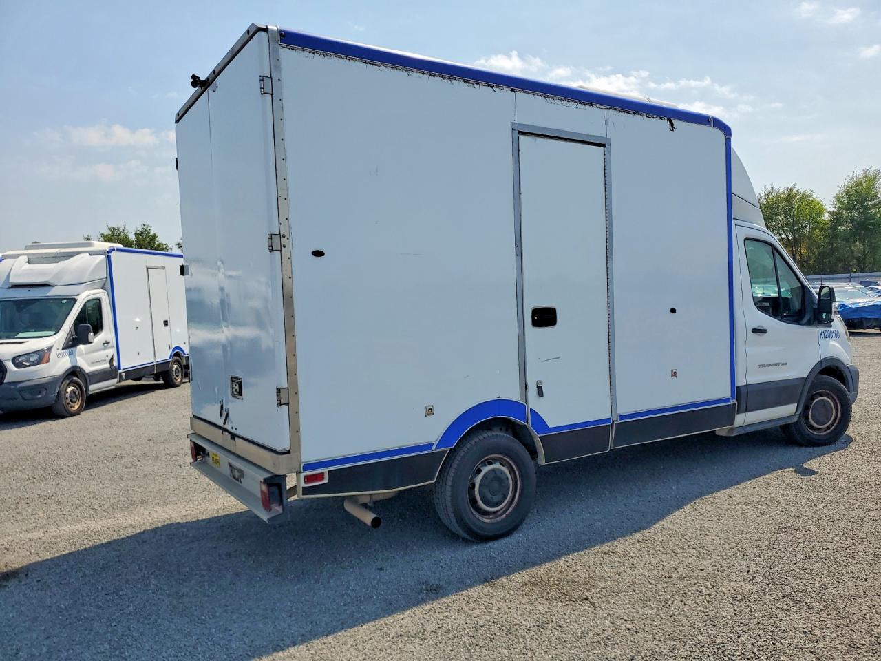2020 Ford Transit Delivery Truck - Фото 3