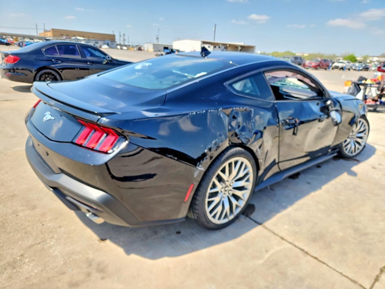 2025 Ford Mustang - Image 3