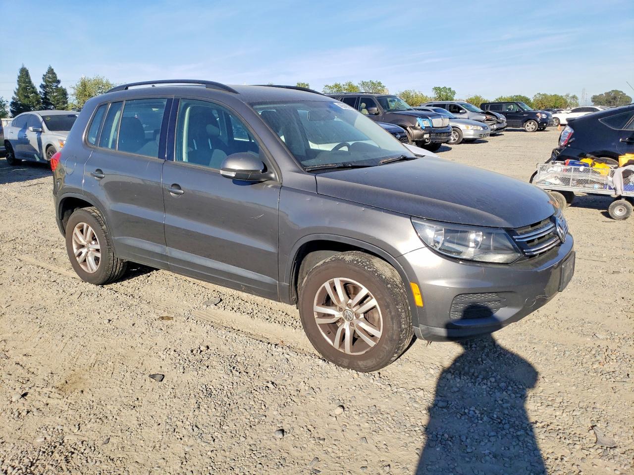2015 Volkswagen Tiguan S - Фото 4