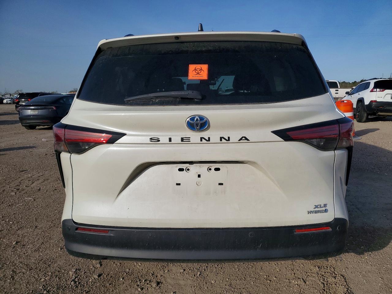 2021 Toyota Sienna Xle 8-Passenger - Фото 6
